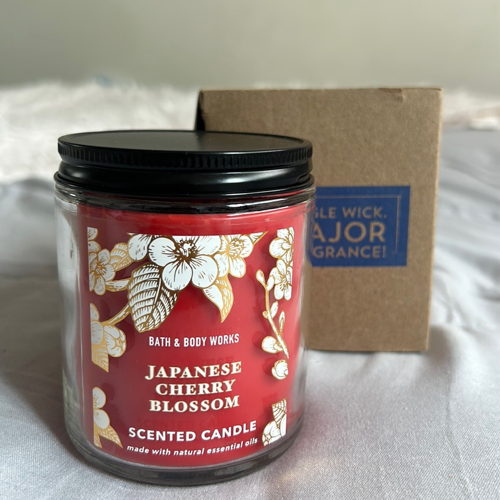 Bath and body works candle